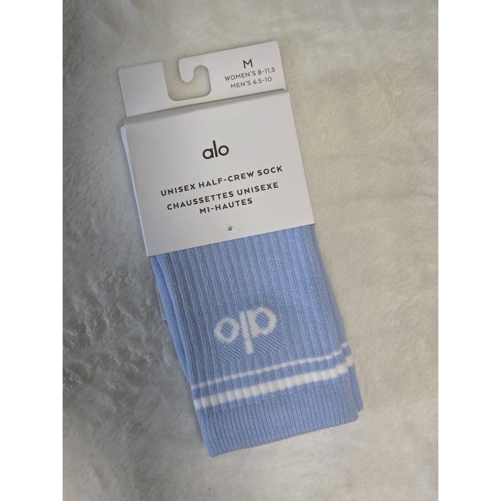 ALO Yoga Unisex Half Crew Throwback Socks Size Medium in Seashell Blue SOLD OUT